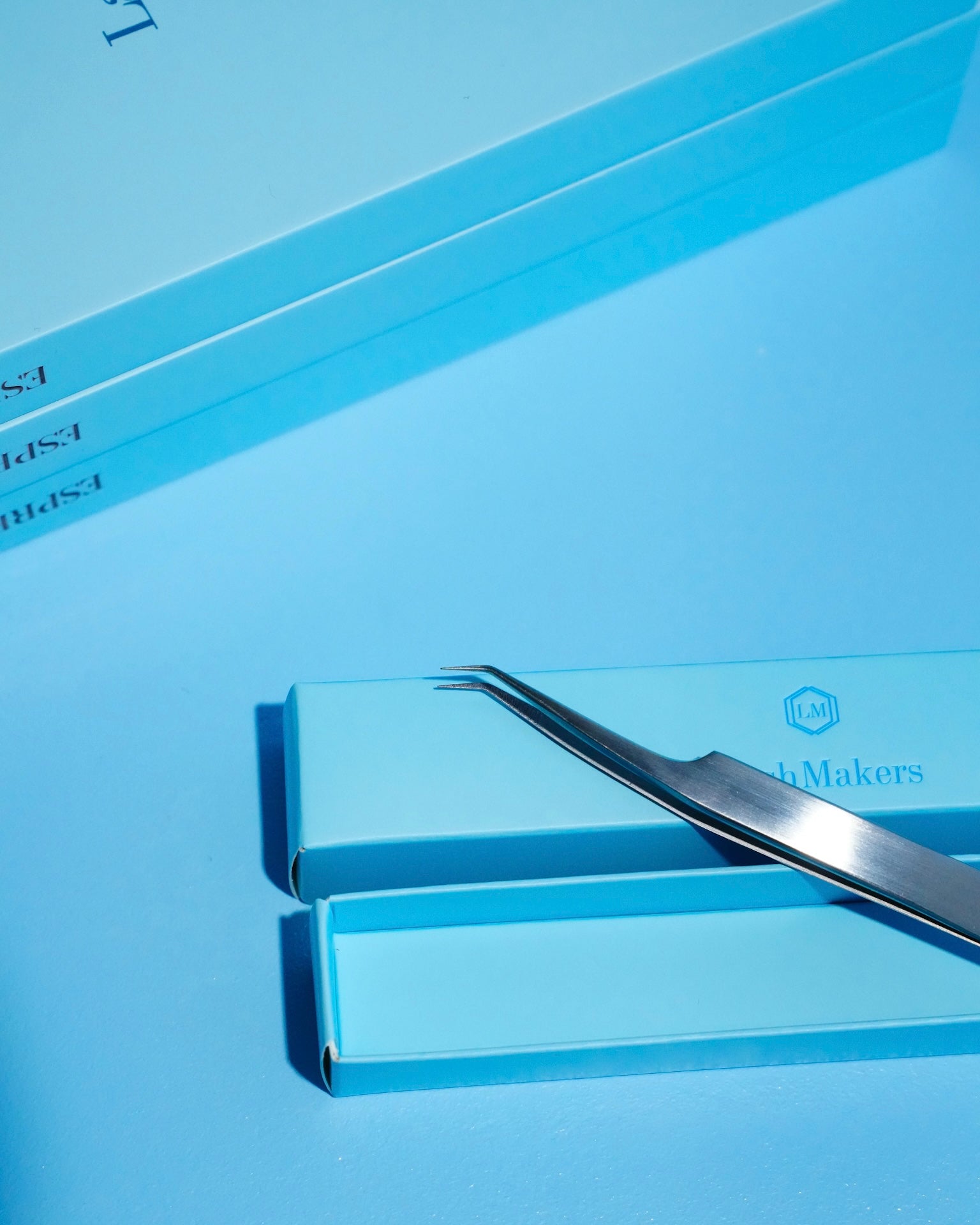 Small Angled Isolation Tweezer – Model #118